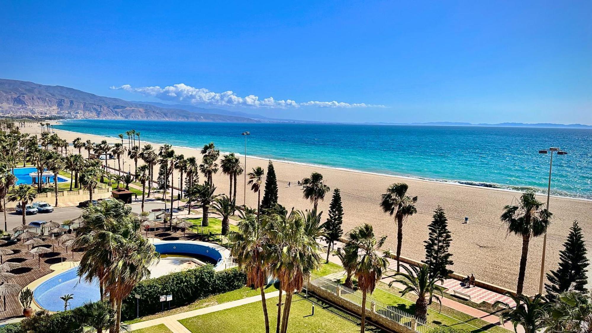 Vista Del Mar Residencial Apartman Roquetas de Mar Kültér fotó